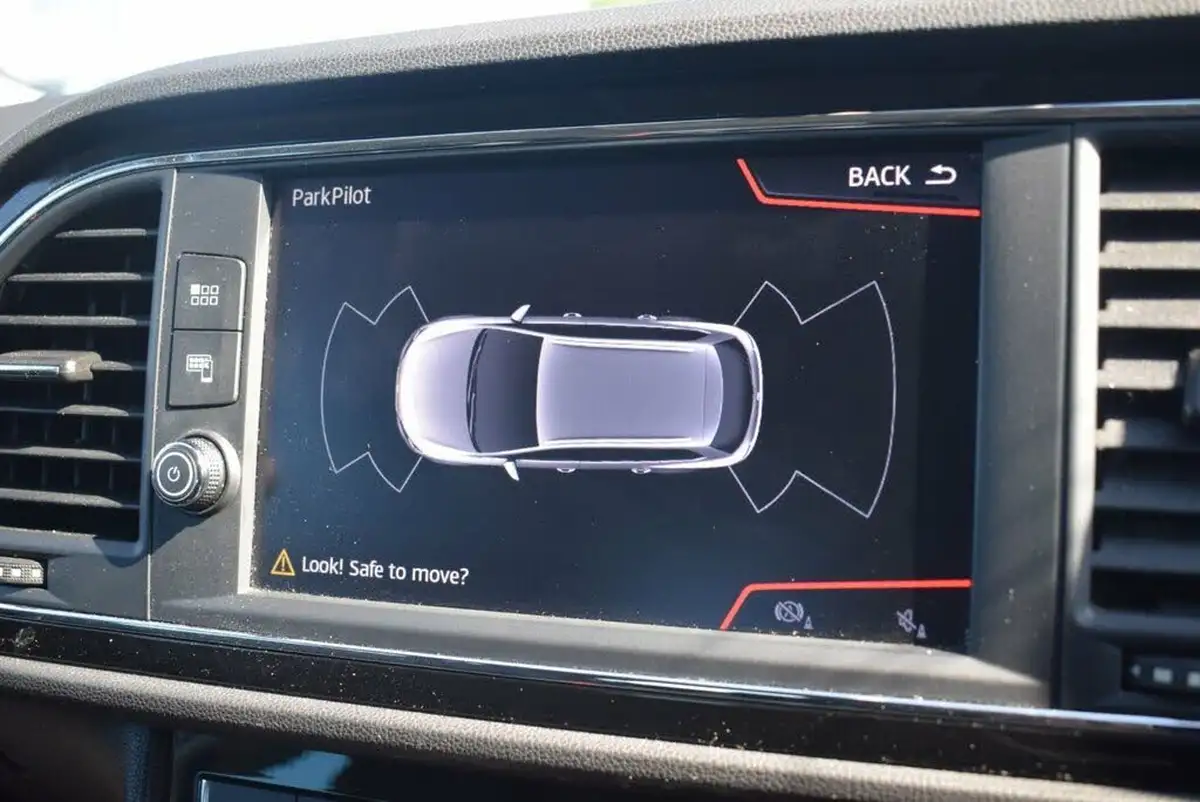 2019-seat-leon-20tdi-fr-estate-big-1