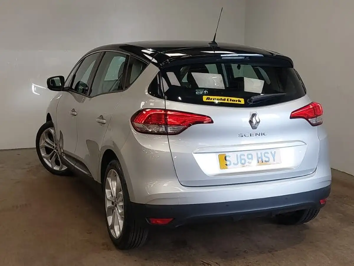 2019-renault-scenic-13-tce-iconic-big-1