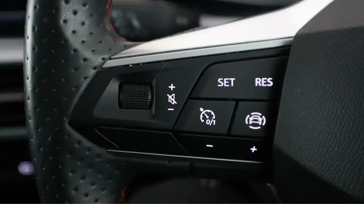 2020-seat-leon-15-tsi-evo-fr-150ps-estate-big-22