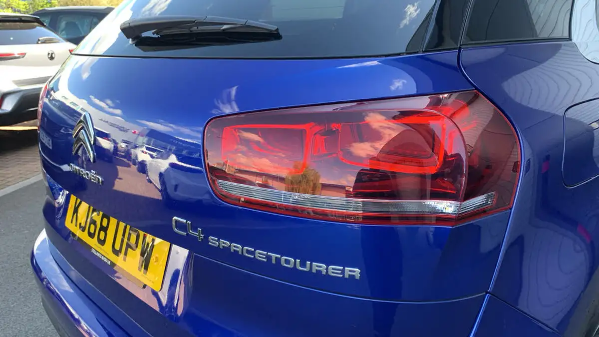 2019-citroen-c4-spacetourer-15bluehdi-flair-big-43