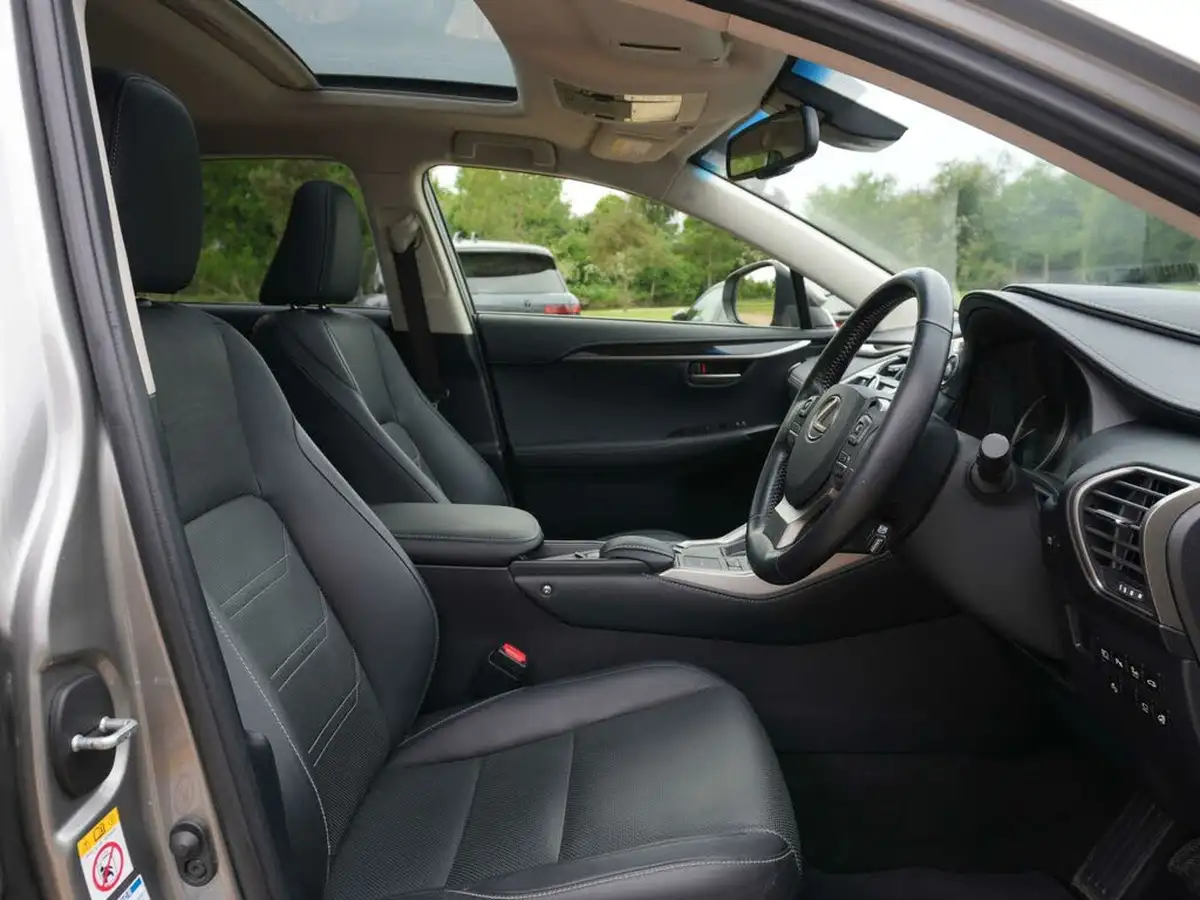2016-lexus-nx-300h-25-premier-big-11