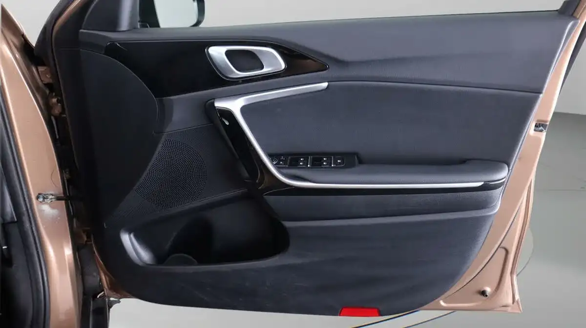 2021-kia-xceed-15-t-gdi-3-big-15