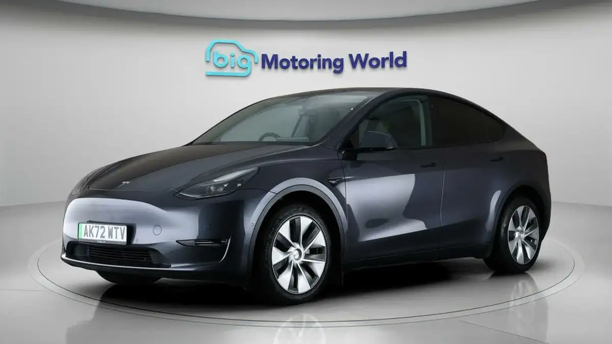 2022-tesla-model-y-e-long-range-big-3