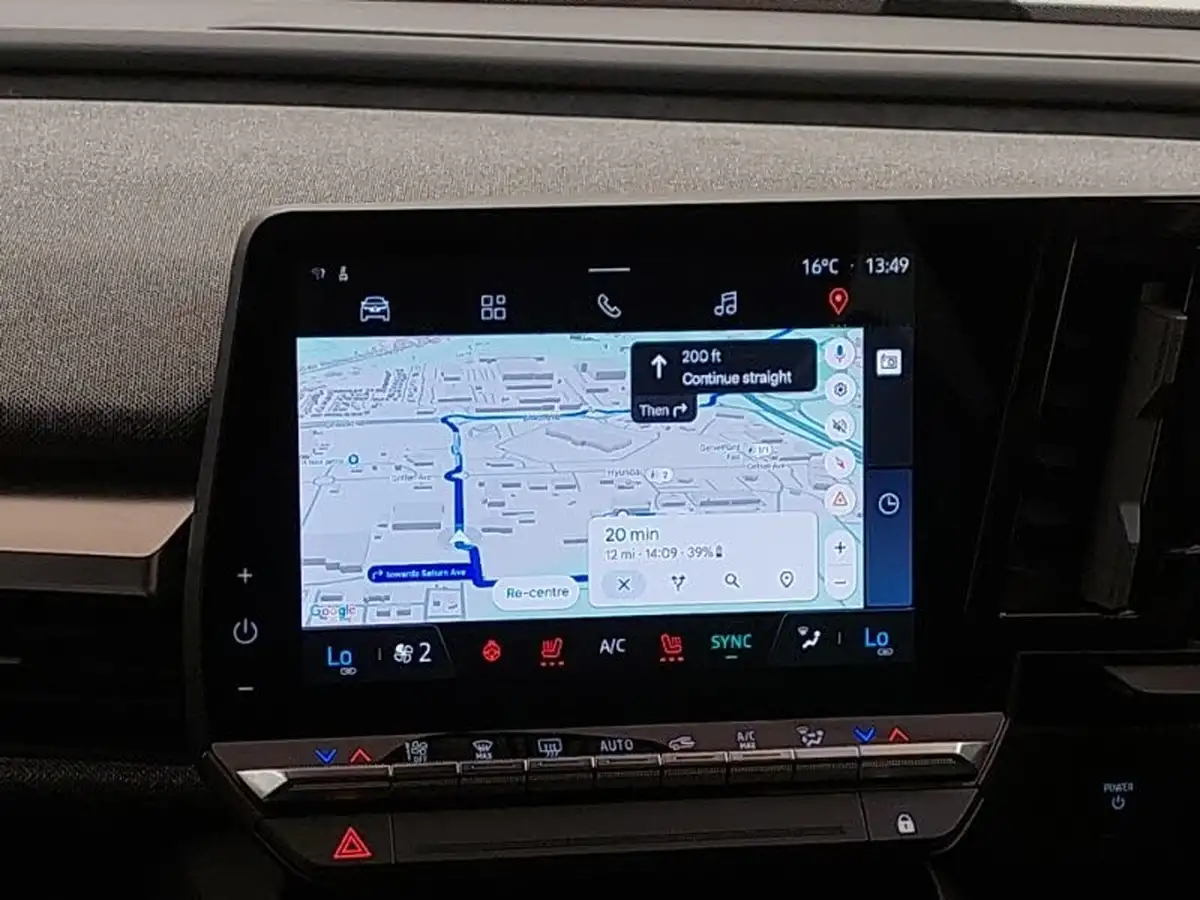 2023-renault-megane-e-tech-e-techno-big-9