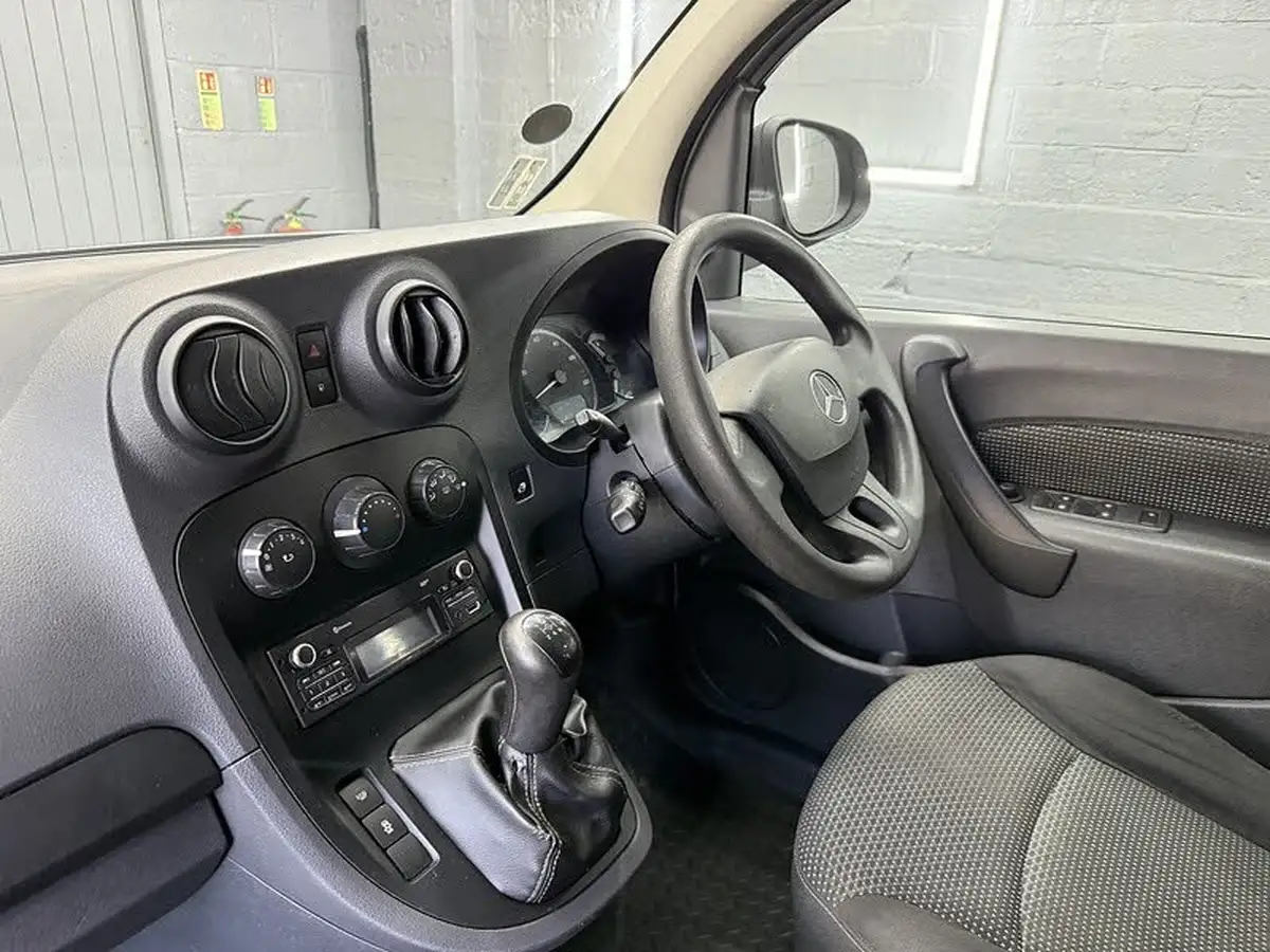 2017-mercedes-benz-citan-15-cdi-109-15cdi-extra-long-blue-f-traveliner-7-seats-big-40
