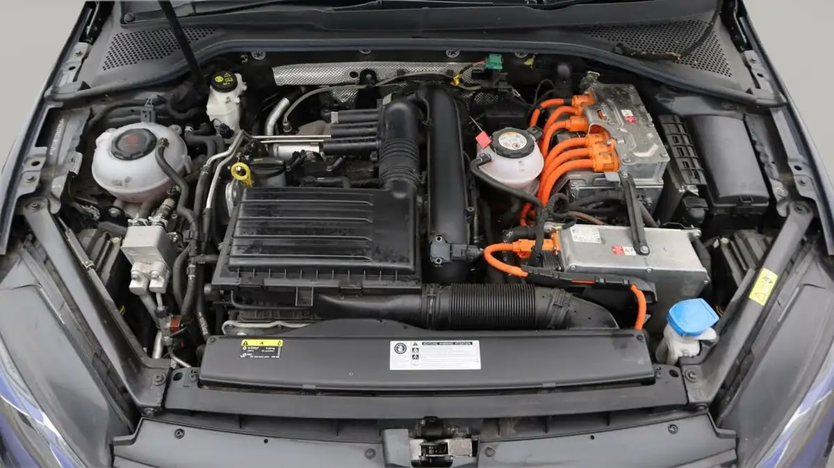 2020-volkswagen-golf-14-tsi-gte-advance-big-19