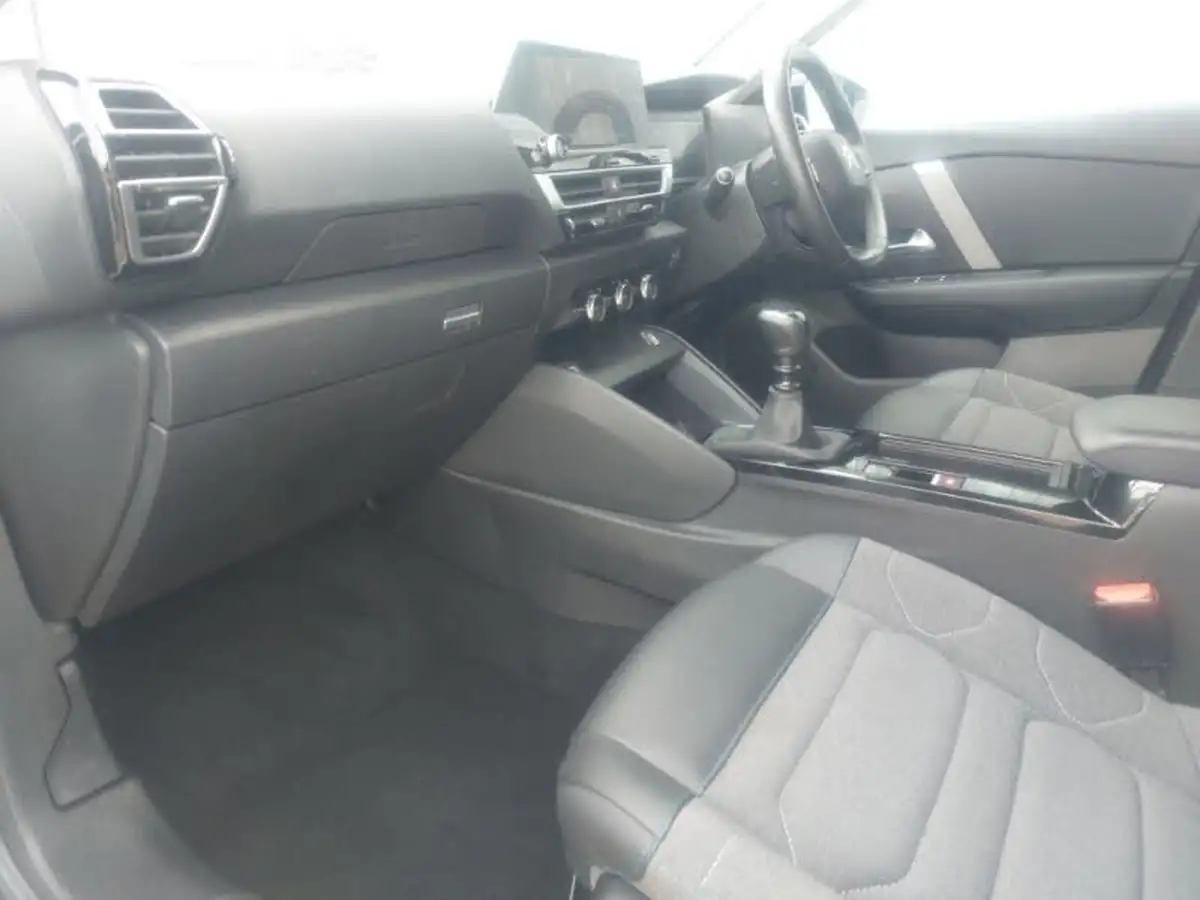 2022-citroen-c4-12-puretech-shine-130ps-big-4