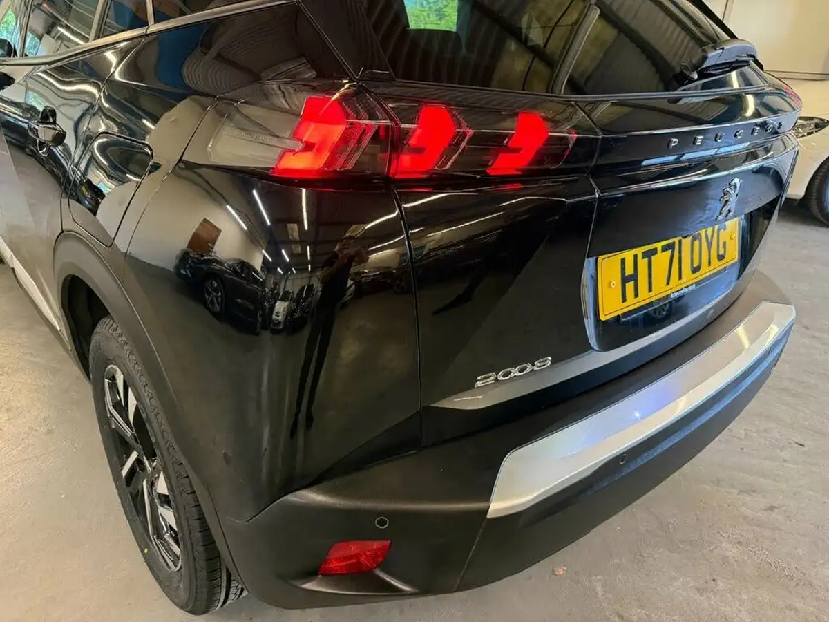 2022-peugeot-2008-suv-12-puretech-allure-premium-100bhp-big-18