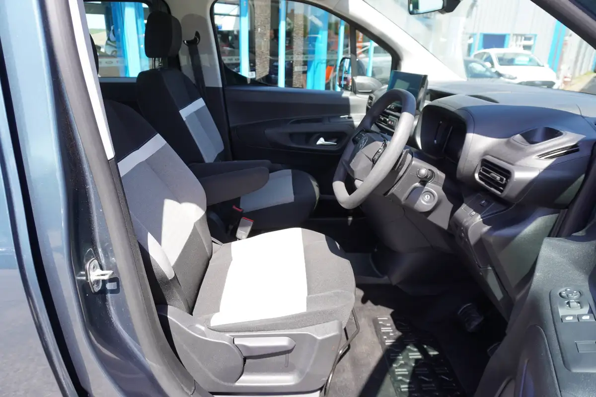 2024-citroen-berlingo-e-plus-xl-size-big-4