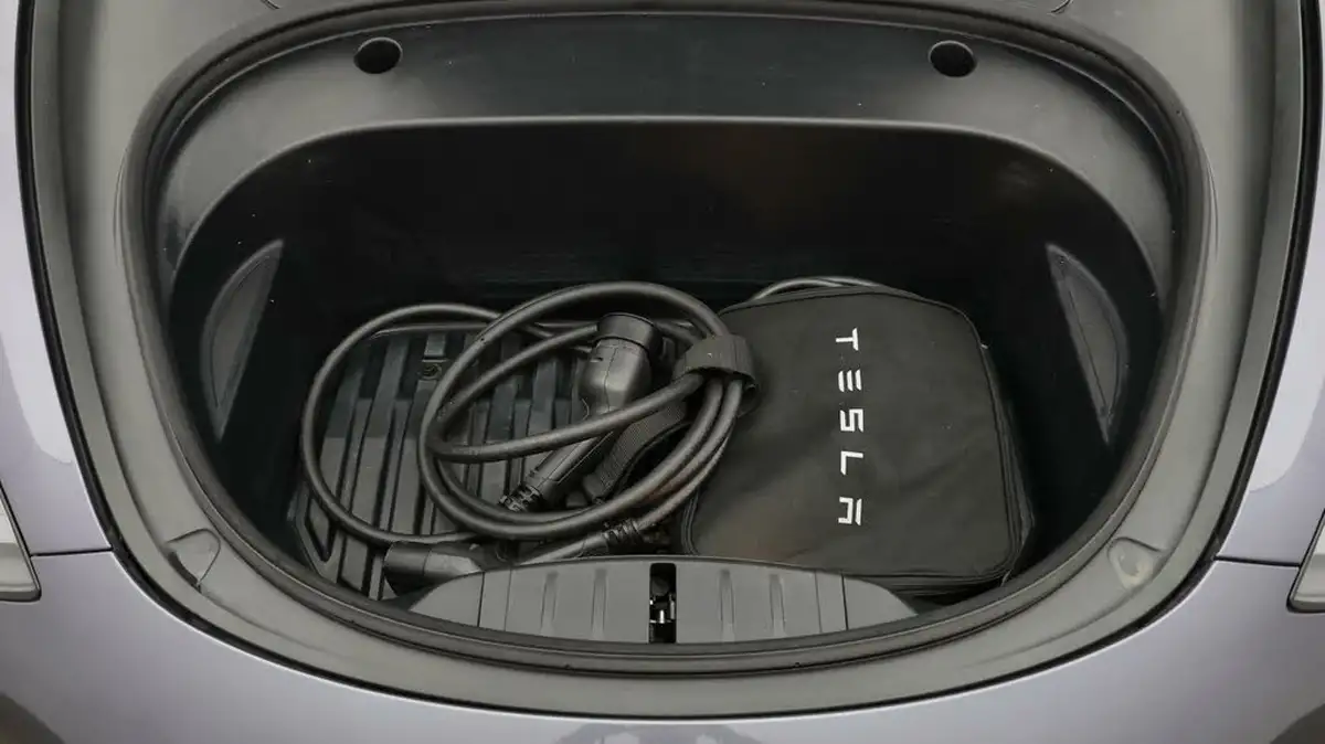 2021-tesla-model-3-e-long-range-awd-big-18
