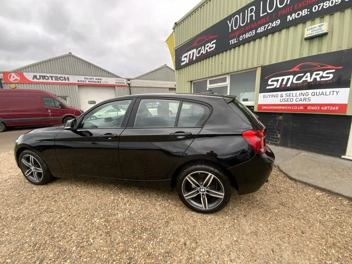 2015-bmw-1-series-20td-116d-sport-5d-big-13