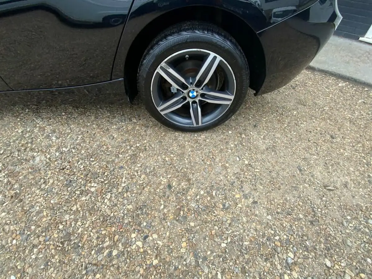 2015-bmw-1-series-20td-116d-sport-5d-big-37