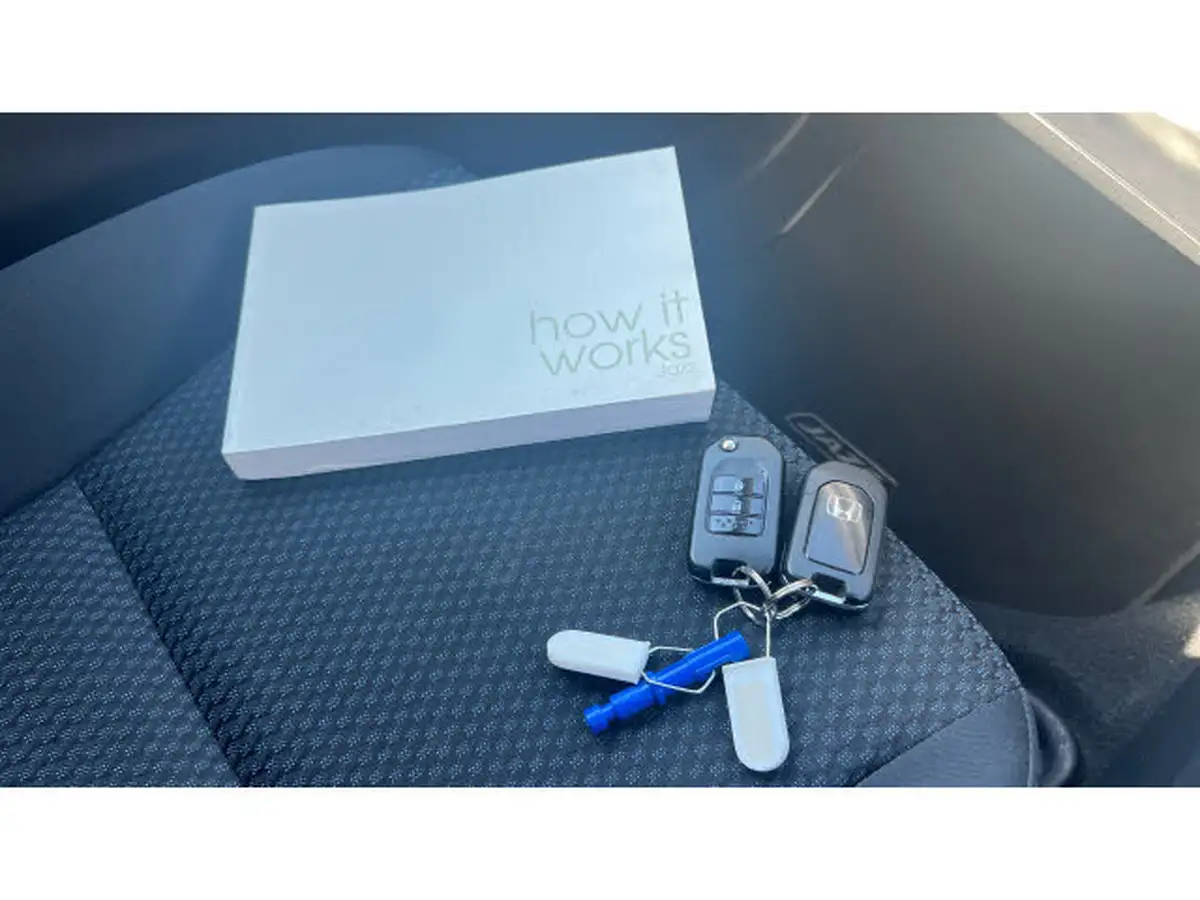 2018-honda-jazz-13-i-vtec-se-cvt-big-18