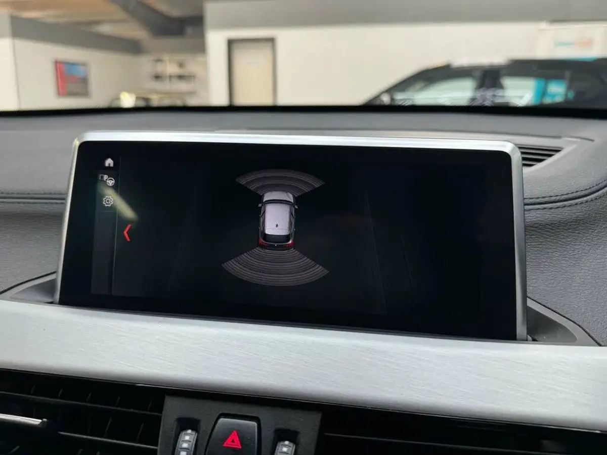 2021-bmw-x1-15-sdrive18i-xline-big-19