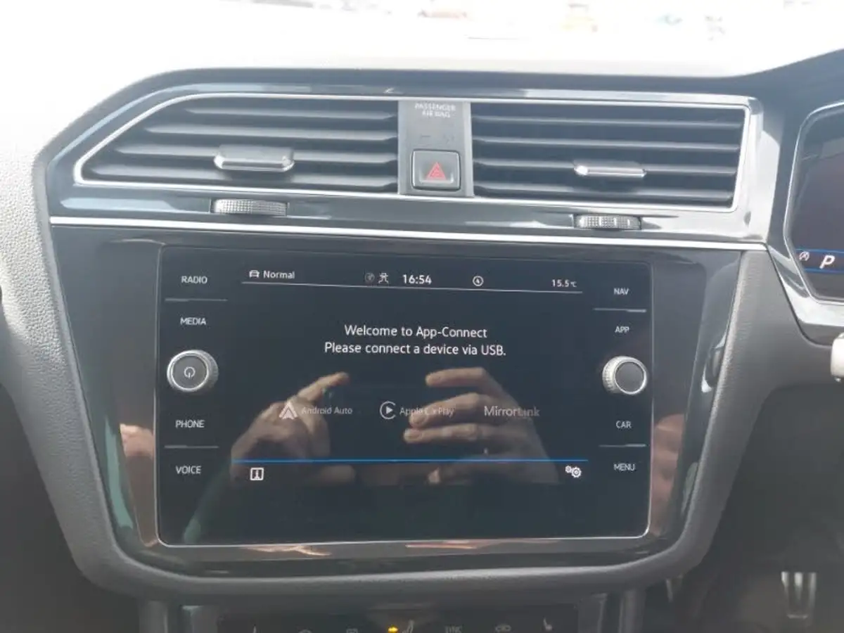 2020-volkswagen-tiguan-15-tsi-r-line-big-14
