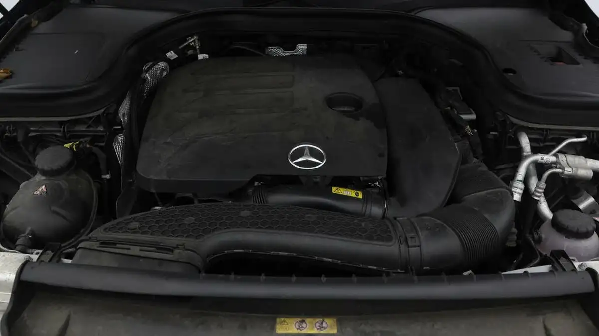 2021-mercedes-benz-glc-class-20-glc300-amg-line-258ps-coupe-4d-big-18