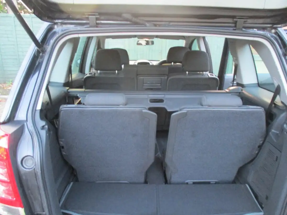 2013-vauxhall-zafira-16-exclusiv-big-17