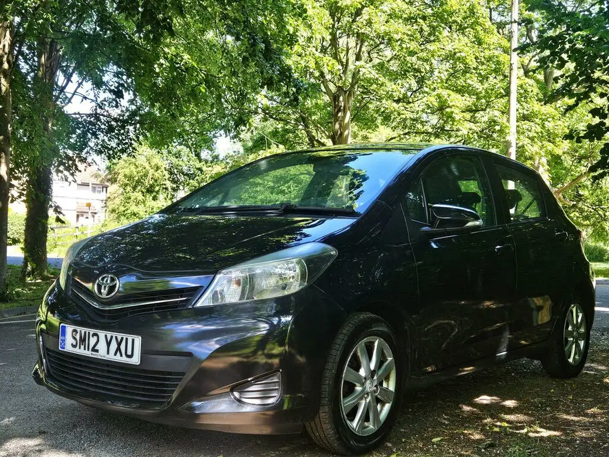 2012-toyota-yaris-133-tr-vvt-i-5d-big-7
