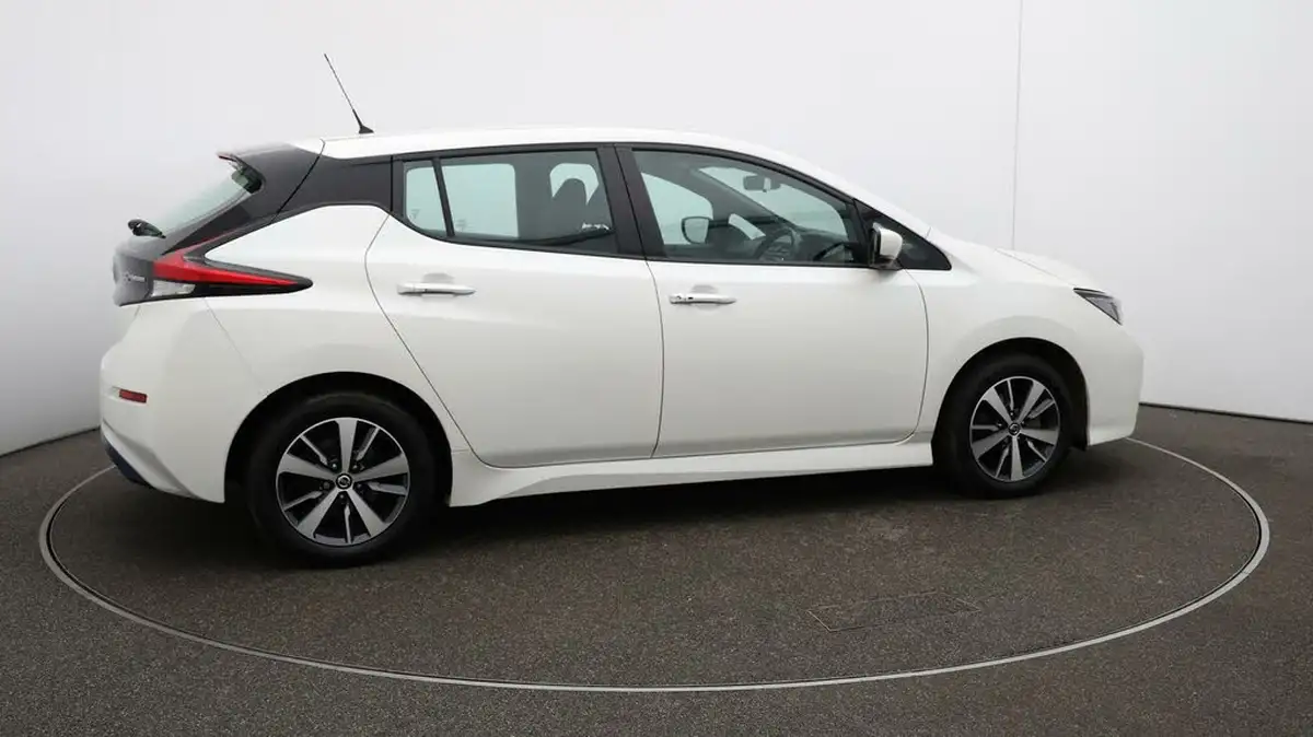 2021-nissan-leaf-e-acenta-big-49