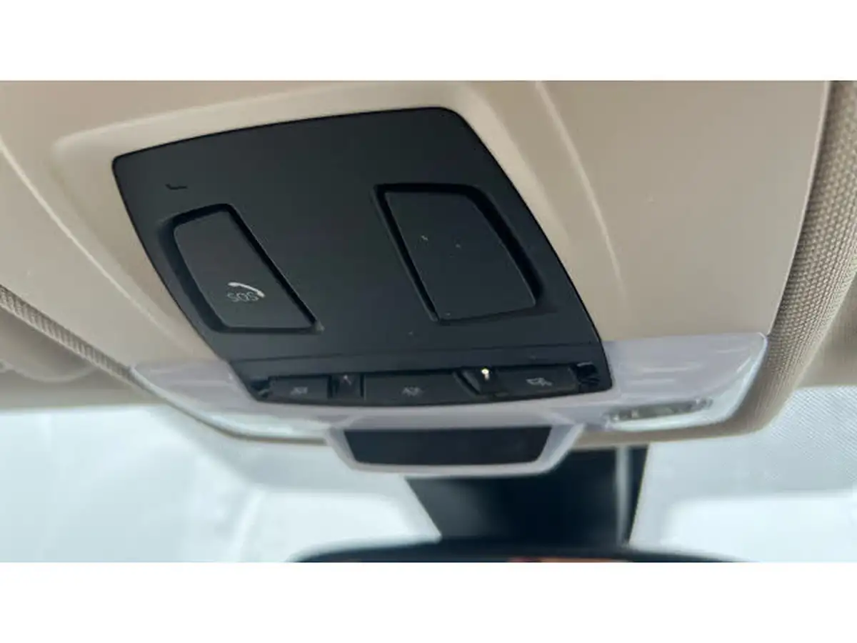2021-bmw-x1-15-sdrive18i-xline-big-30