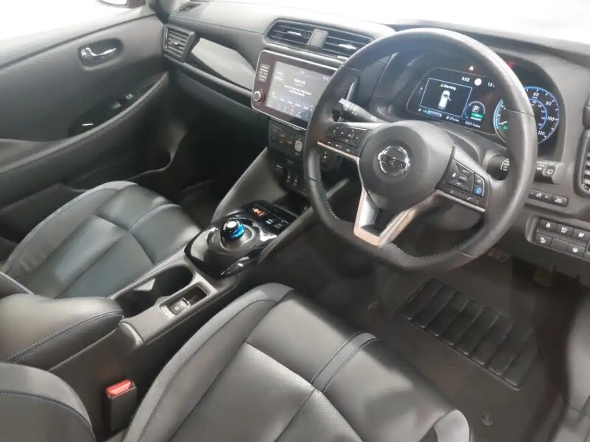2021-nissan-leaf-e-tekna-big-17