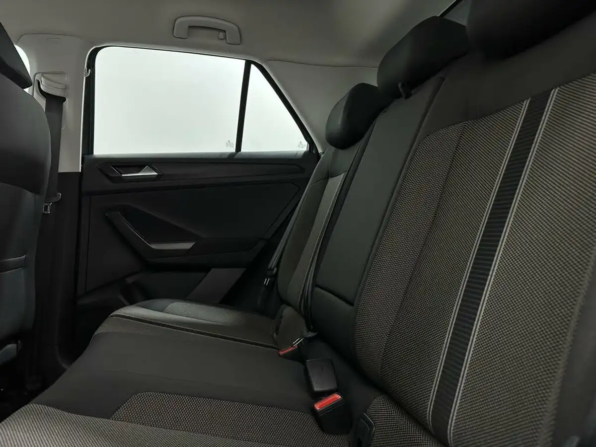 2020-volkswagen-t-roc-15-tsi-se-dsg-big-37