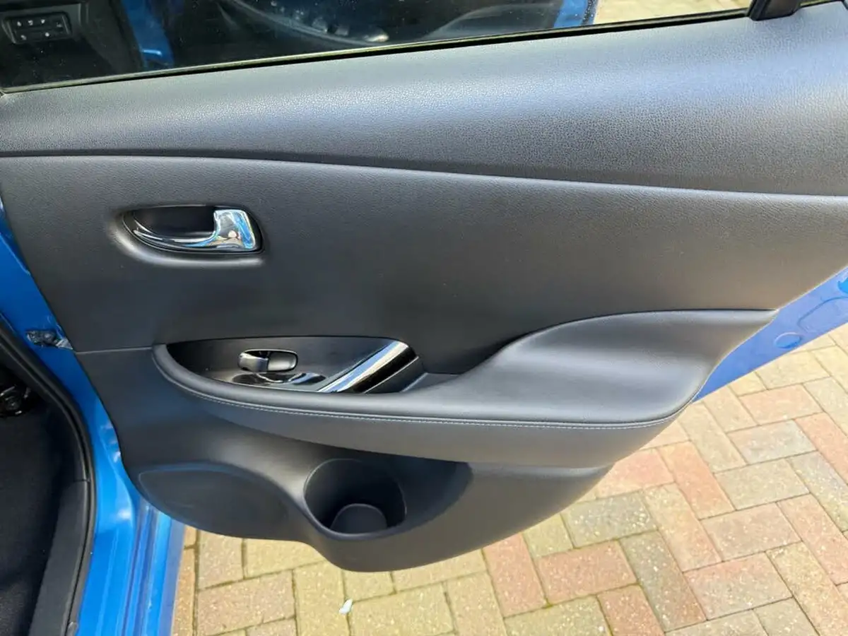 2020-nissan-leaf-e-tekna-big-14