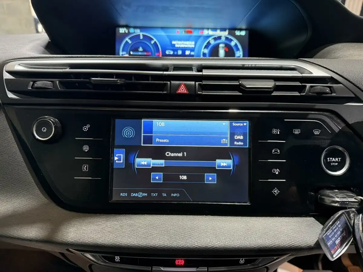 2015-citroen-grand-c4-picasso-16bluehdi-vtr-120ps-eat6-big-37