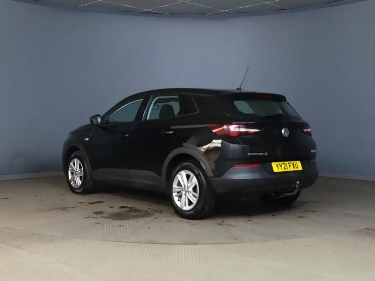 2020-vauxhall-grandland-x-15td-se-premium-ecotec-blueinjection-big-8