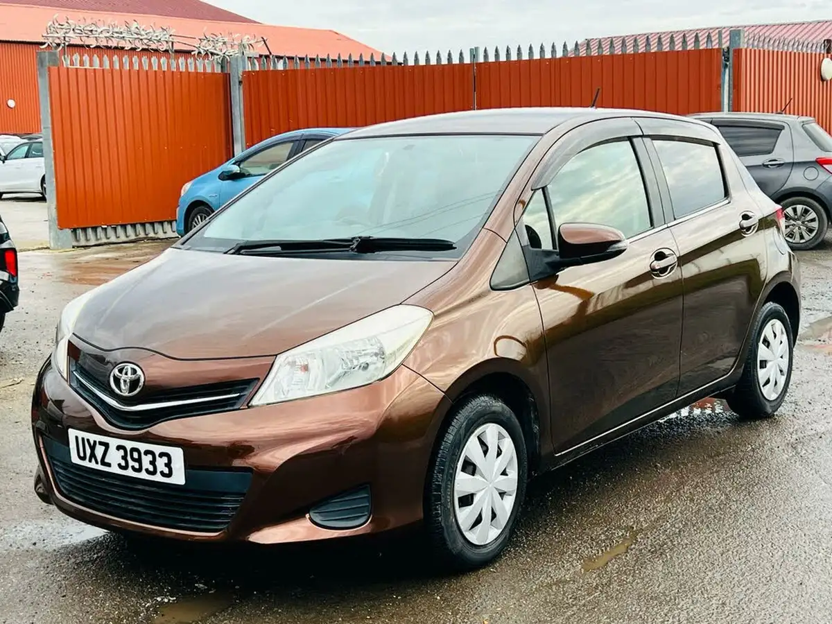2012-toyota-yaris-133-tr-5d-m-drive-s-big-6