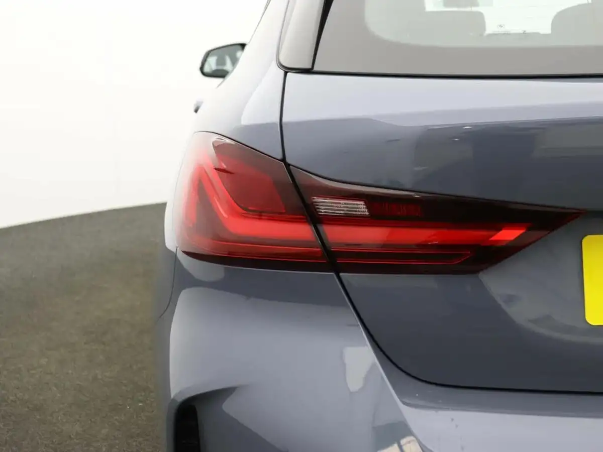 2022-bmw-1-series-15-118i-m-sport-lcp-big-50