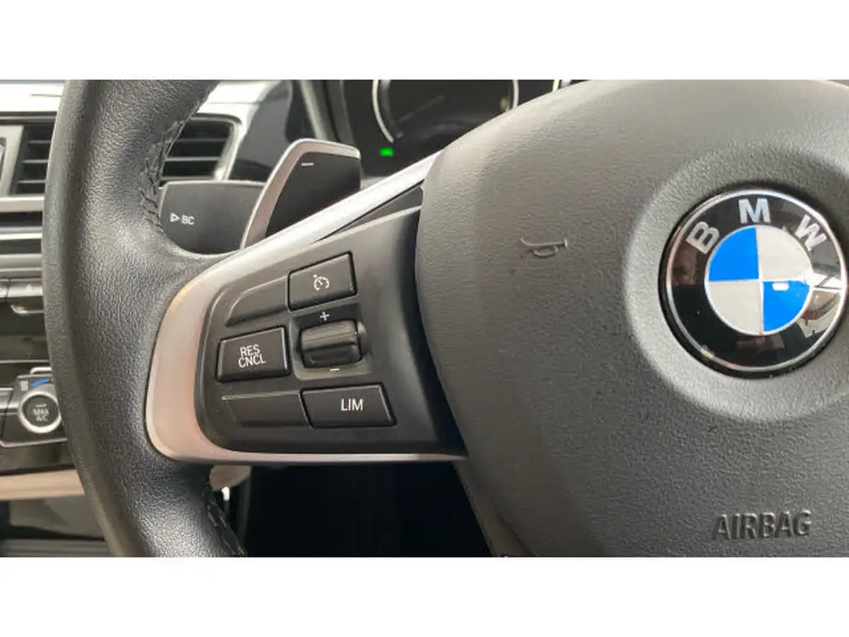 2021-bmw-x1-20-sdrive20i-xline-big-16