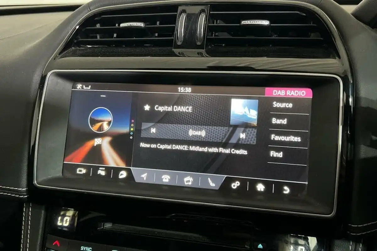 2018-jaguar-f-pace-30td-s-awd-big-14