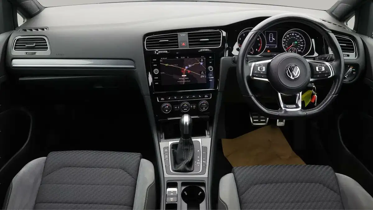 2020-volkswagen-golf-15-tsi-r-line-edition-dsg-big-12