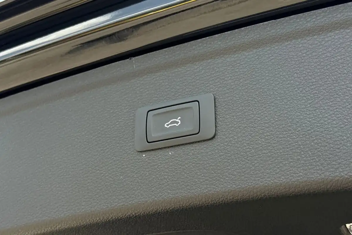 2025-audi-q5-20-tdi-s-line-suv-big-24