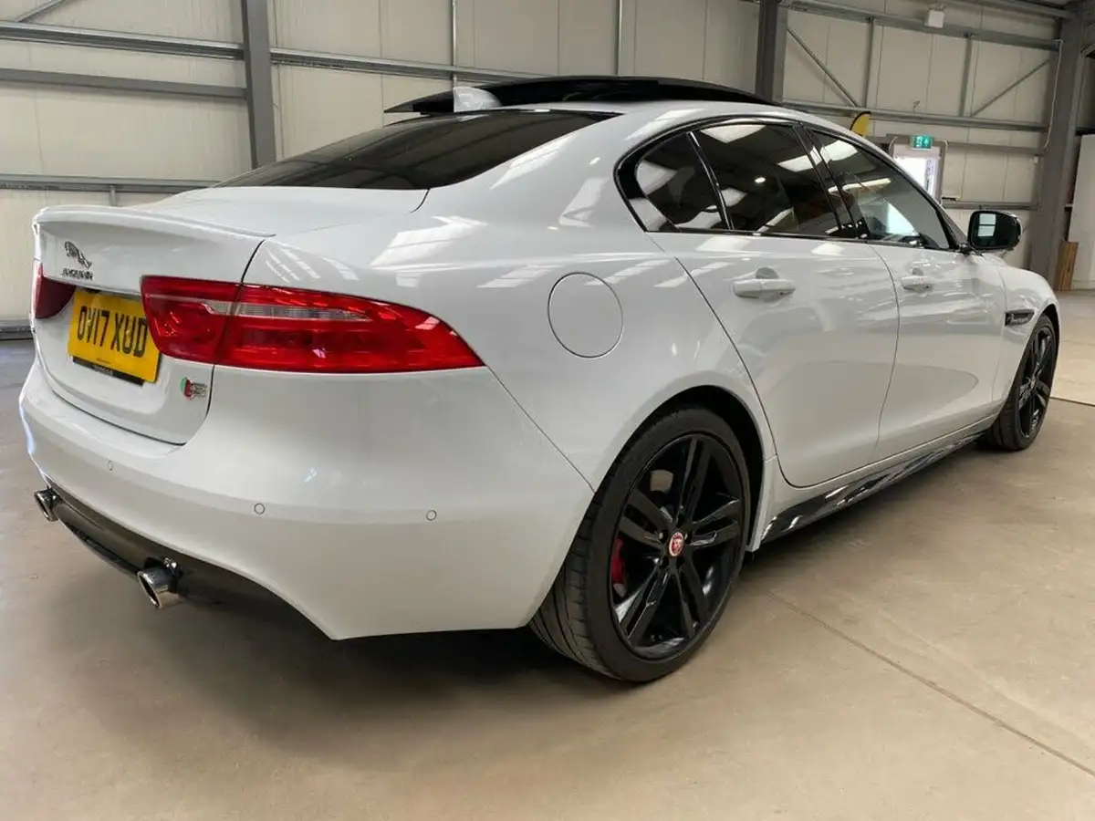 2017-jaguar-xe-30i-v6-sc-s-380ps-ss-big-9