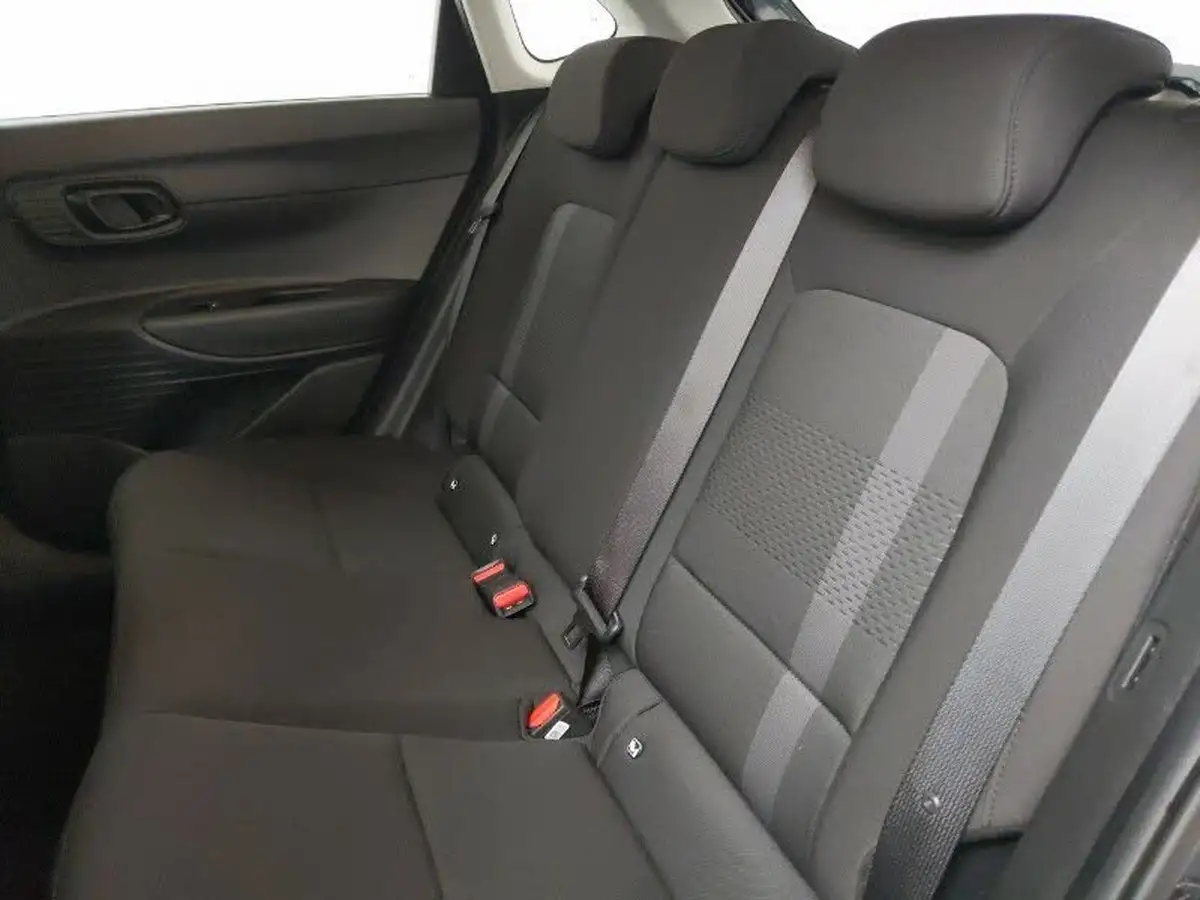 2024-hyundai-i20-10-t-gdi-advance-dct-big-5