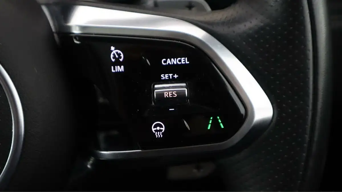 2022-jaguar-f-pace-20-p250-r-dynamic-black-big-24