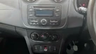 2015-dacia-sandero-12-ambiance-small-6