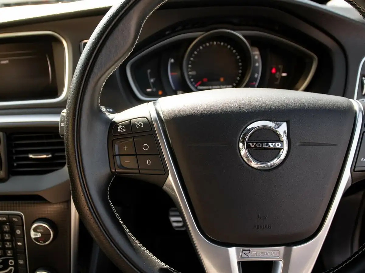 2017-volvo-v40-20-t3-r-design-pro-big-18