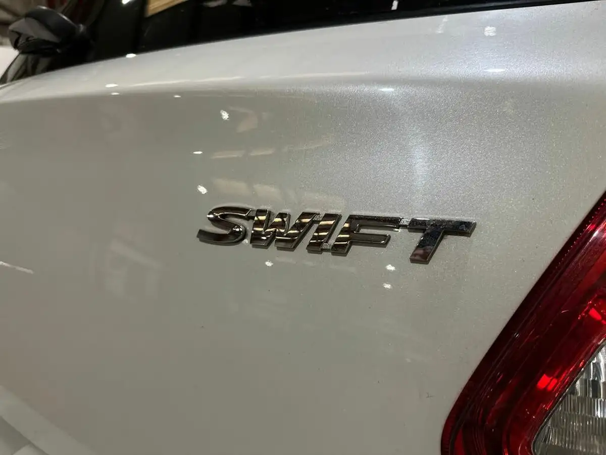2018-suzuki-swift-10-boosterjet-sz-t-111ps-big-32