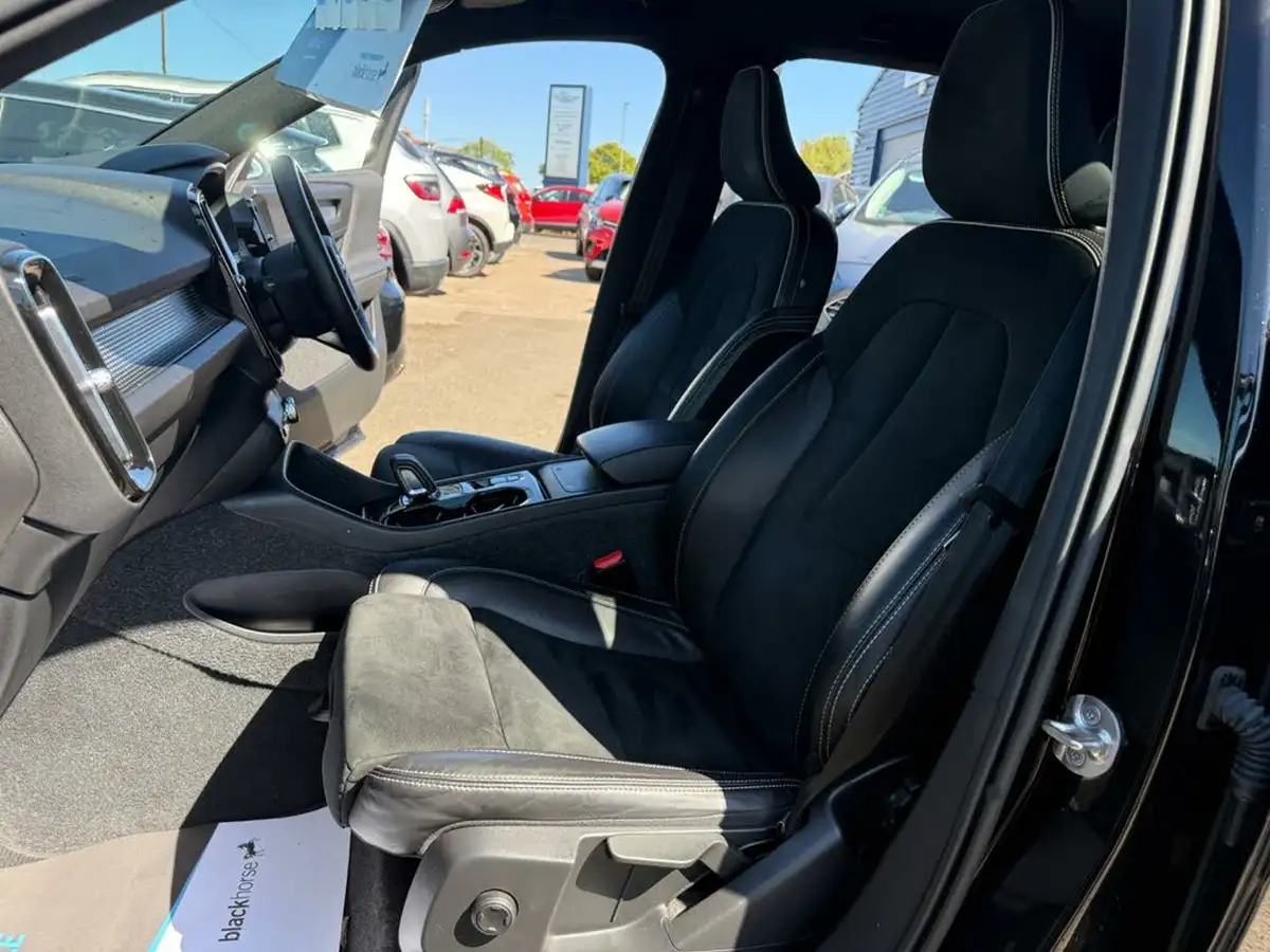 2022-volvo-xc40-20-b4-r-design-awd-big-35