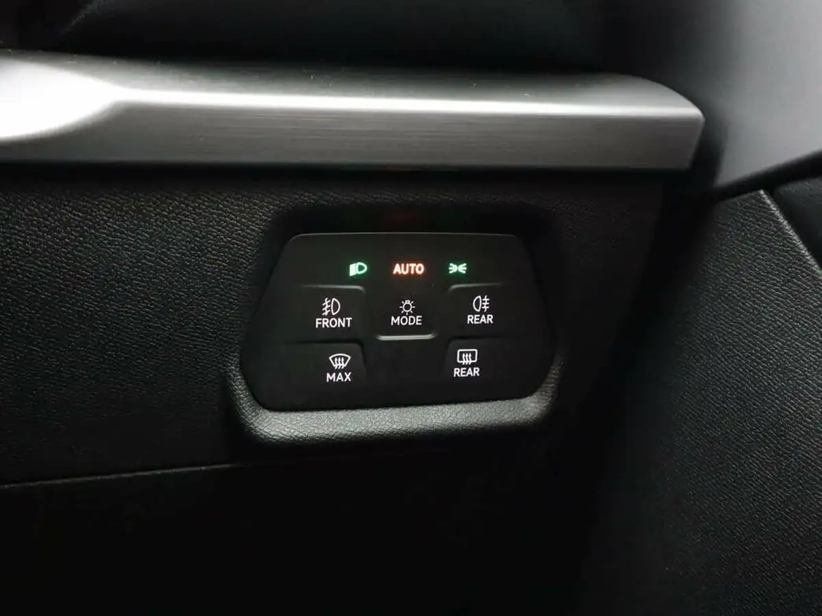2021-seat-leon-14-e-hybrid-fr-hatchback-big-38