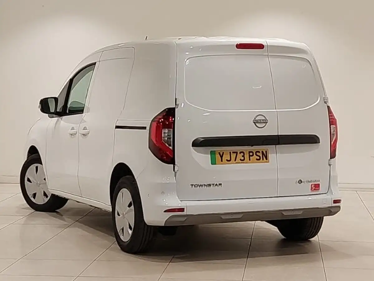 2023-nissan-townstar-e-45kwh-l1-tekna-big-1