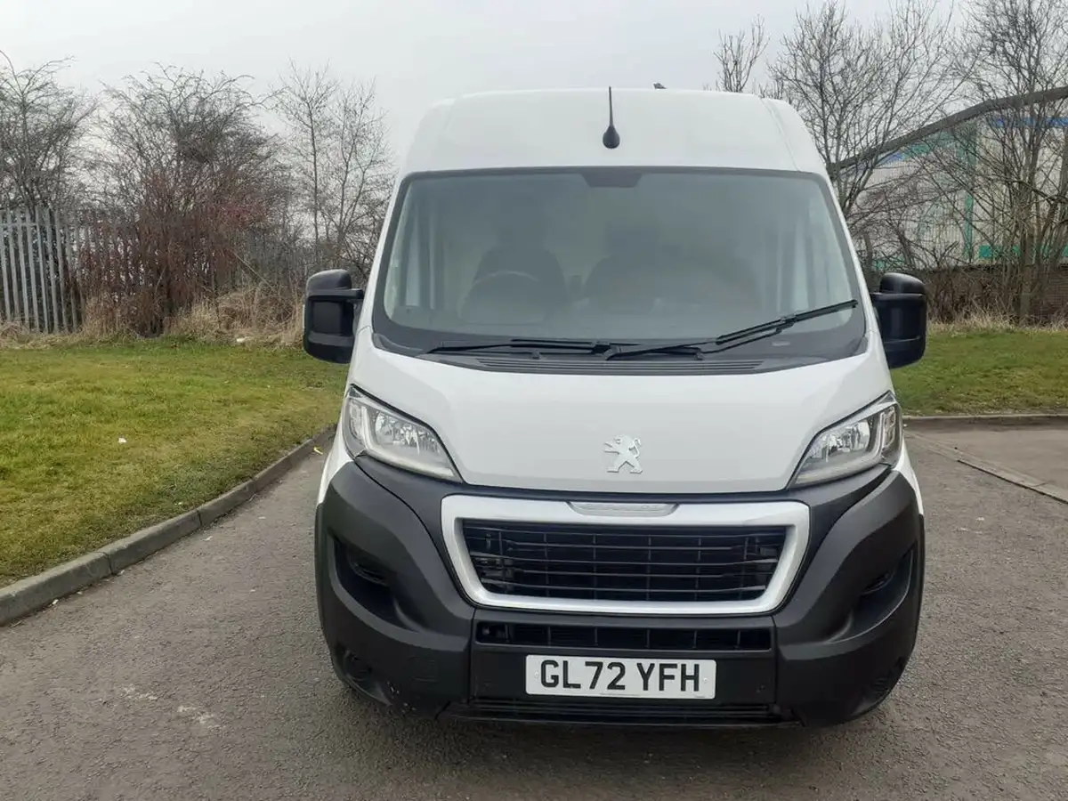 2022-peugeot-boxer-22-bluehdi-professional-premium-335-l3h2-panel-big-7