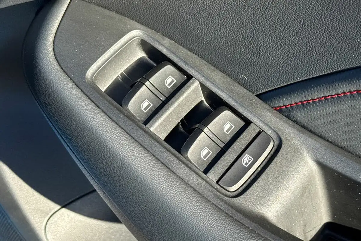 2023-mg-zs-suv-15-vti-tech-exclusive-big-21