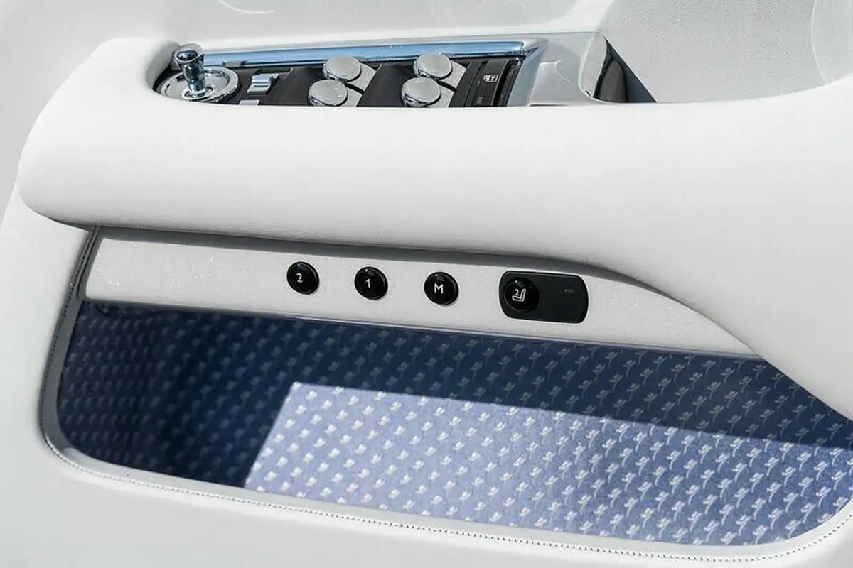 2018-rolls-royce-dawn-66-drophead-big-17