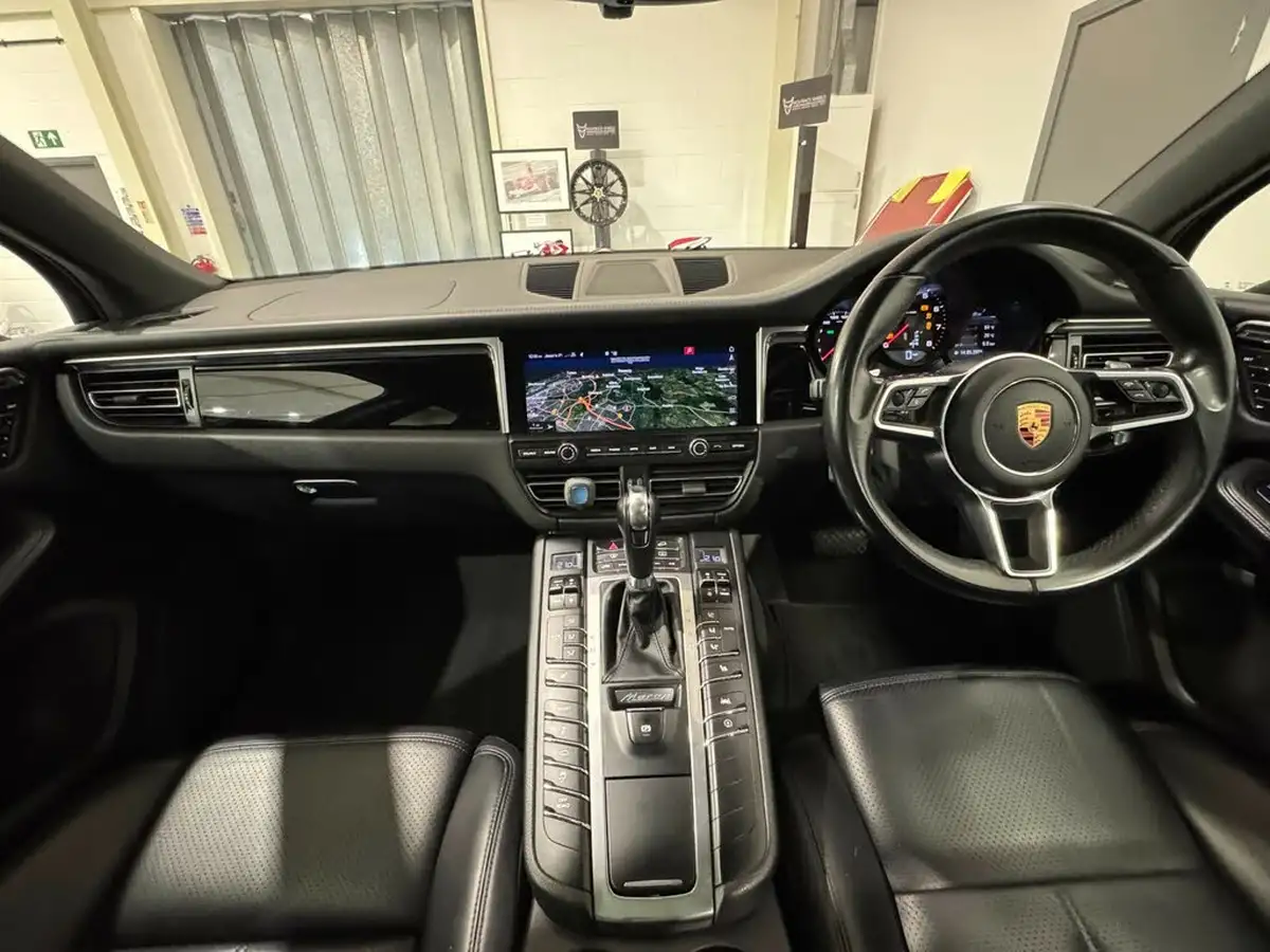 2018-porsche-macan-big-12