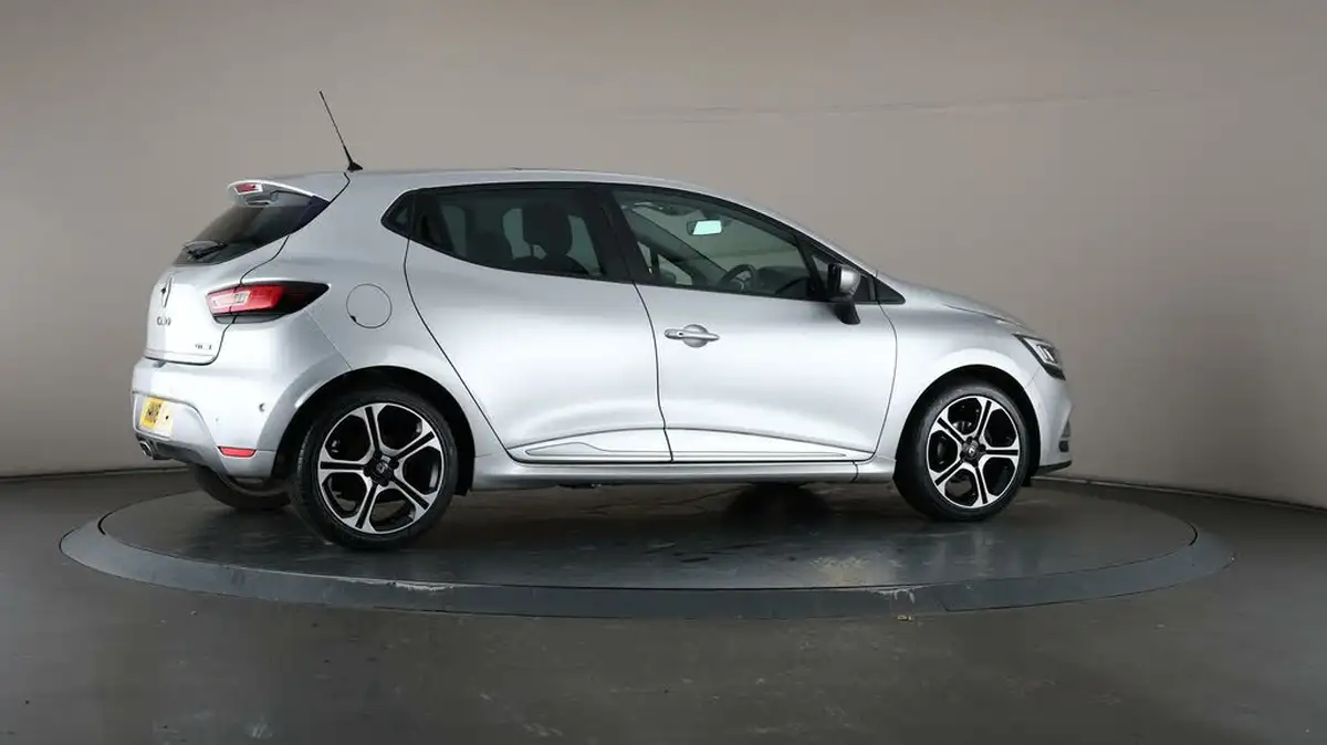2018-renault-clio-15dci-signature-nav-90bhp-big-63