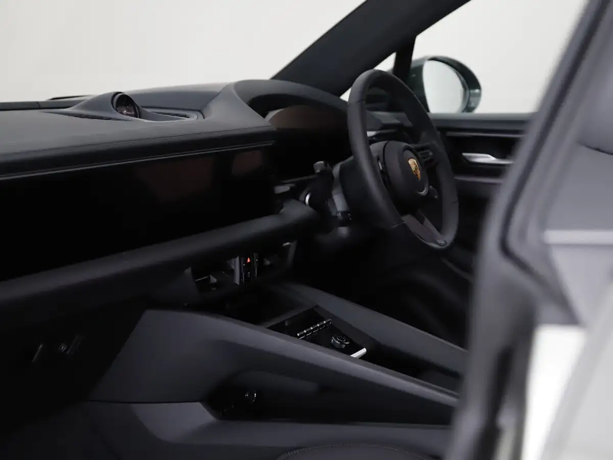 2025-porsche-macan-e-electric-big-8